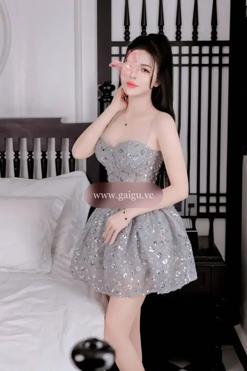 HÀ MY CHÂN DÀI 1m68 _ chuẩn mẫu mặt xinh _ thái độ ngoan yêu hàng họ nét căng_ có cosplay